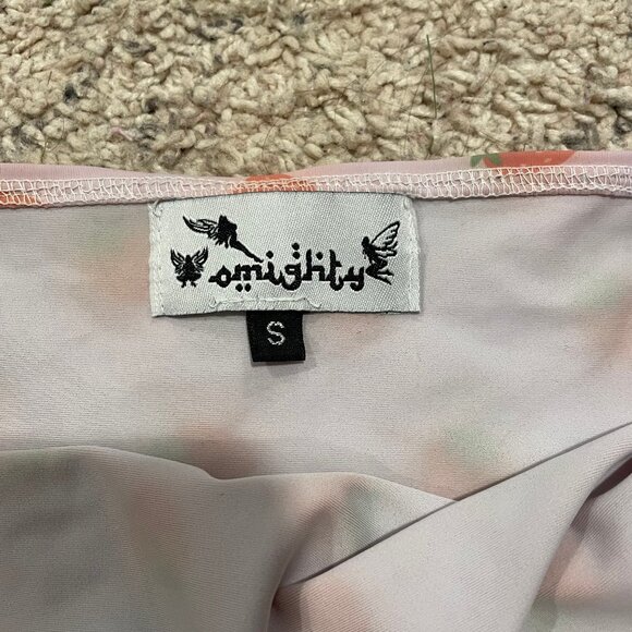 OMighty Strawberry Crop Top - Picture 3 of 6